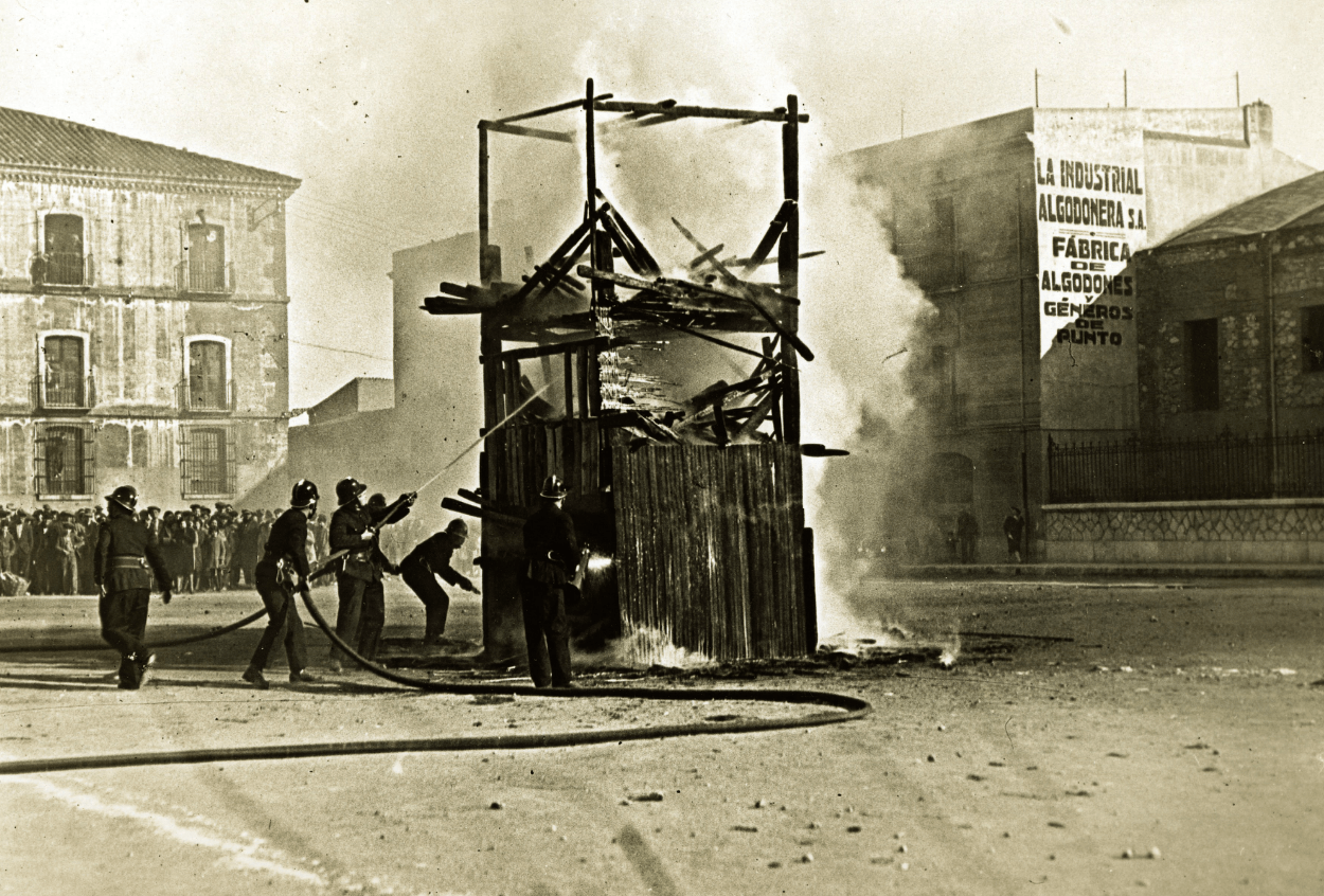 Bombers de Reus en una exhibició el 1932